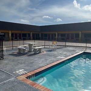 Los Fresnos Inn And Suites