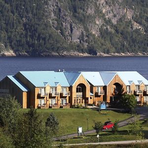 Battures Hotel Fjord Saguenay